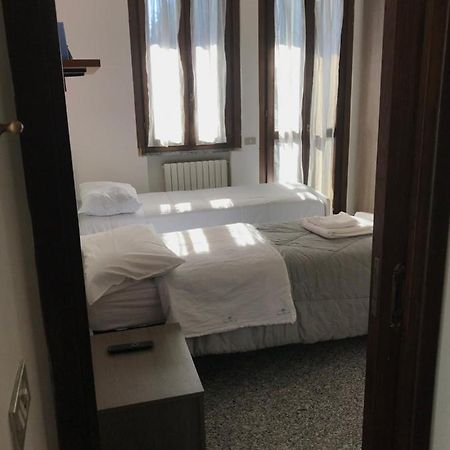 Camera Con Bagno Mirjana Cislago Екстериор снимка