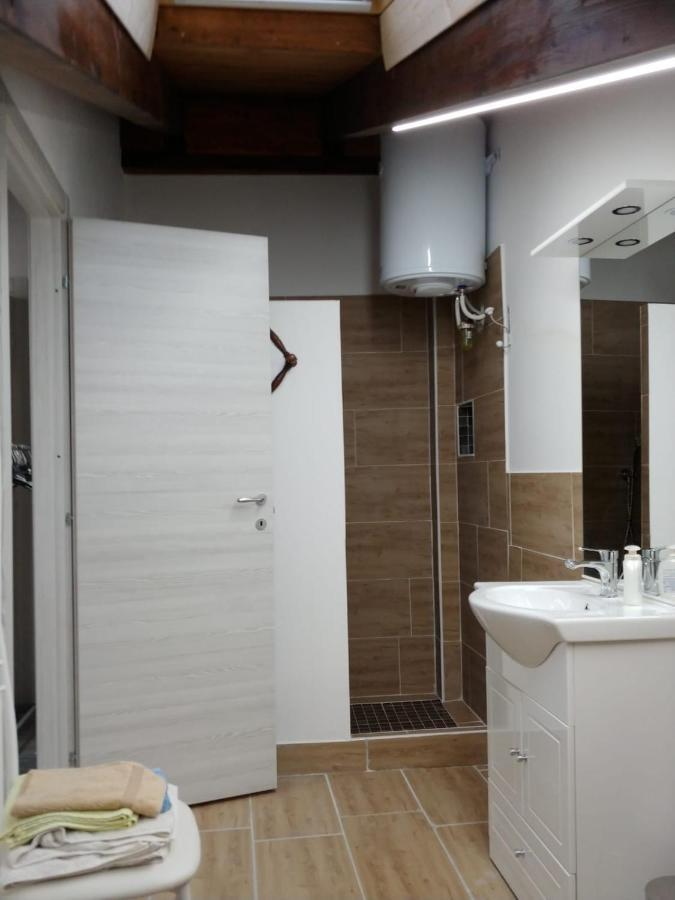 Camera Con Bagno Mirjana Cislago Екстериор снимка
